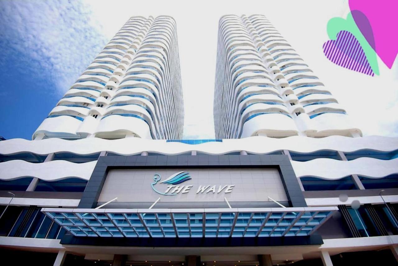 The Wave Suites Melaka Exterior photo